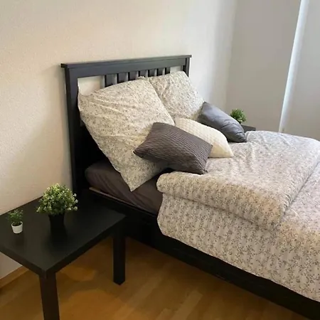 Quarto em Acomodações Particulares Schones Naher Bahnhof Neustadt Zentral Wlan *