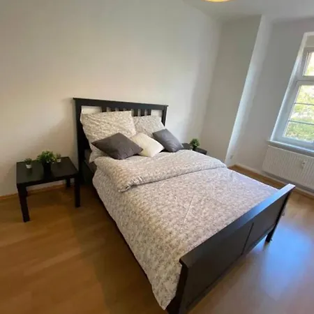 Quarto em Acomodações Particulares Schones Naher Bahnhof Neustadt Zentral Wlan